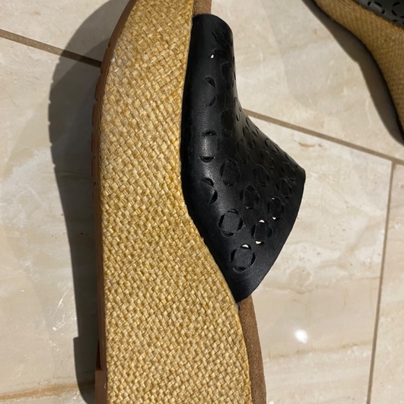 Clarks Artisan - Picture 2 of 6